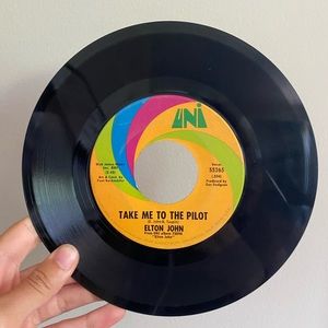Vintage Accents - ELTON JOHN RECORD Vintage Accents - ELTON JOHN RECORD